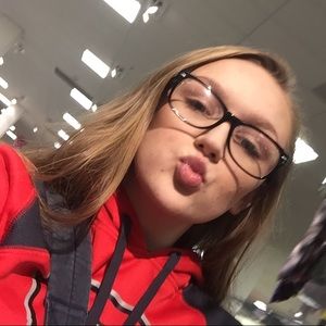 Meet your Posher, Joann